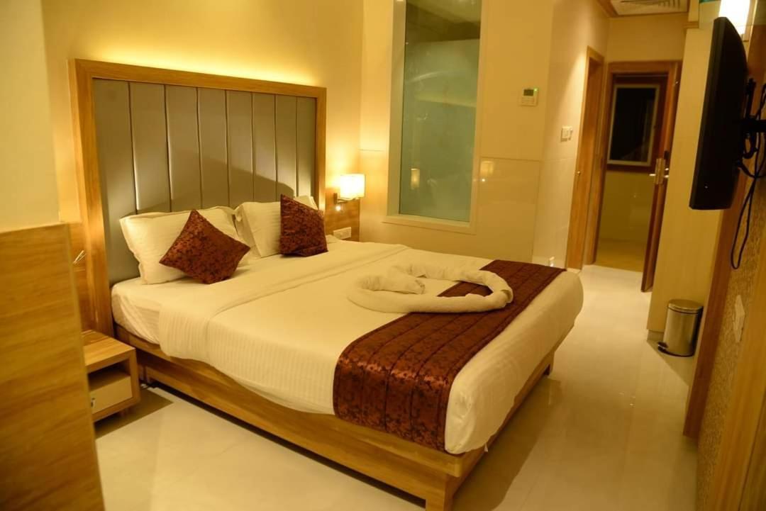 Hotel Suyog Residency Navi Mumbai Dış mekan fotoğraf